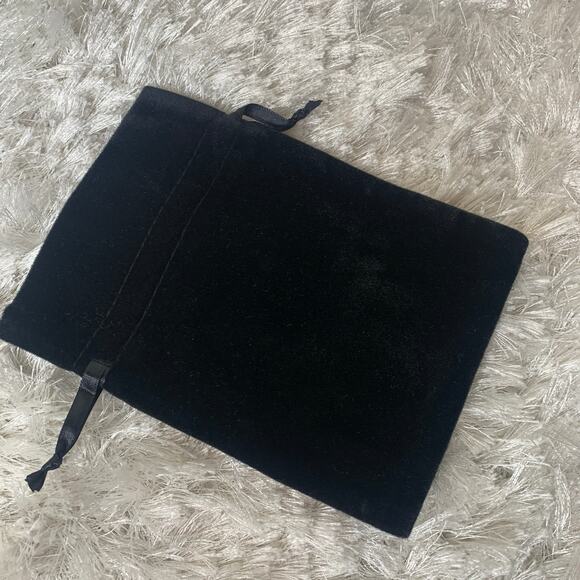 Velvet Jewelry Travel Storage Bag Like New 5 x 7" total - Picture 4 of 4